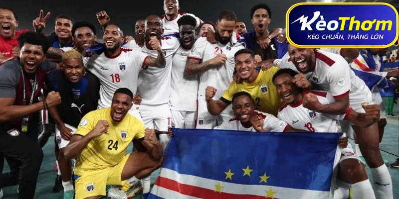 Các cầu thủ Cabo Verde tập luyện với tinh thần cao độ trước thềm trận đấu lịch sử gặp Tây Ban Nha.